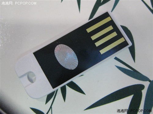 靚麗又時尚！5款超值輕薄便攜U盤推薦