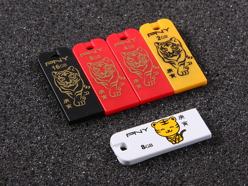 PNY虎年紀念版優盤評測